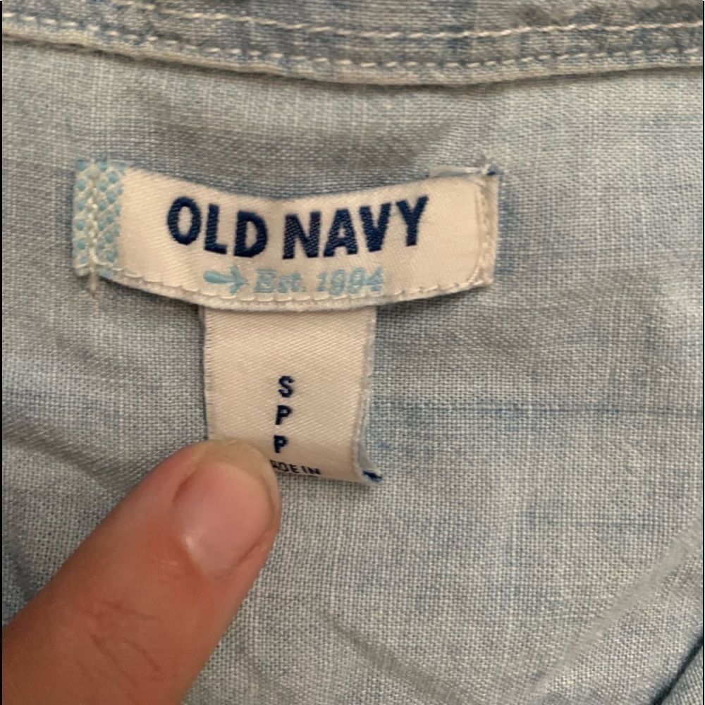 Old Navy chambray button down shirt-small - Picture 4 of 8